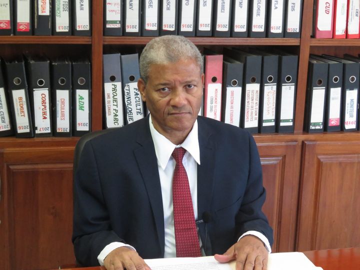 Message du recteur de l'UEH Fritz Deshommes à l'occasion de la Journée nationale des enseignants 2022